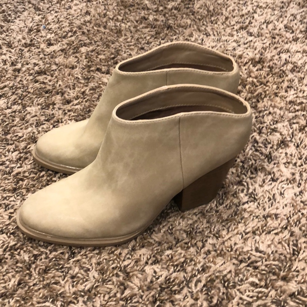 Tan healed booties